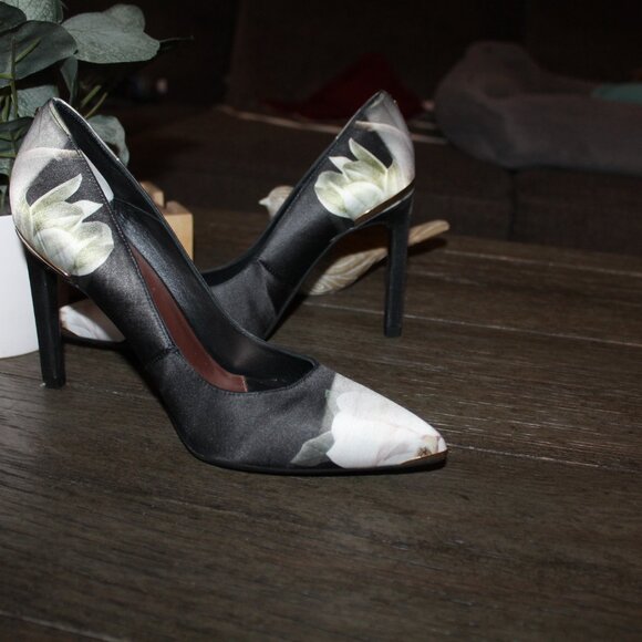 TED BAKER MELNIP BLACK & WHITE FLORAL MELNIP PUMP 7.5 us euro 38 euc - Picture 7 of 7